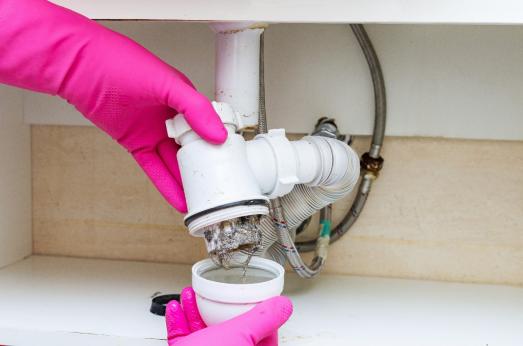 Sifon schoonmaken verstopping keukenafvoer
